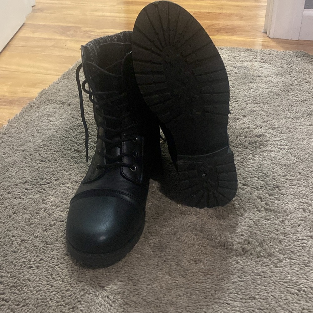 Black Winter Boots - image 4